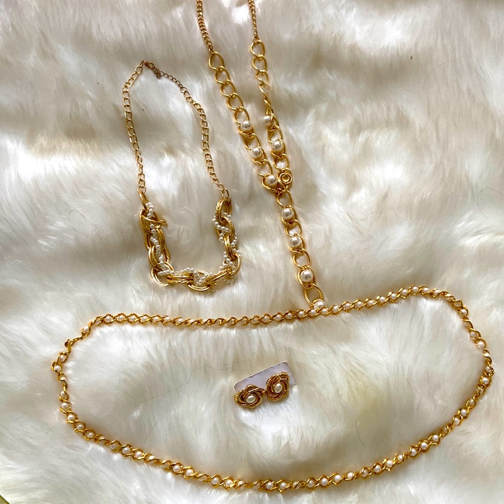 Bundle of three necklaces and one pair earring